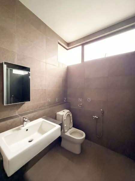 Rumah Kluster untuk Dijual di Iskandar Puteri (Nusajaya) (Johor) - Inez Ng - Bathroom - PropertyGuru.com.my