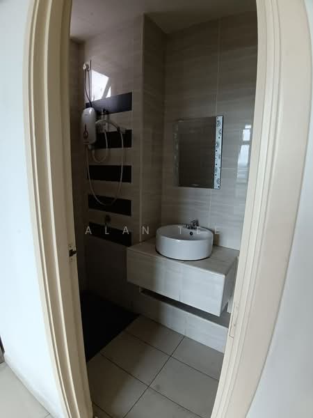 Servis Apartment untuk Dijual di D'Summit Residences - Alan Tee - Bathroom - PropertyGuru.com.my