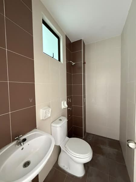 Rumah Teres untuk Dijual di Bandar Dato Onn (Tebrau) - Vivien Tan - Bathroom - PropertyGuru.com.my