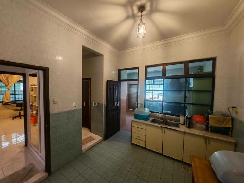 Rumah Berkembar untuk Dijual di Taman Pelangi Indah (Ulu Tiram) - Aiden Goh - Kitchen - PropertyGuru.com.my