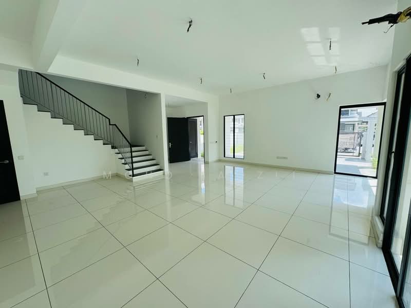 Semi-Detached House for Sale in Elmina (Shah Alam) - Mohd Fadzli - Living Room - PropertyGuru.com.my