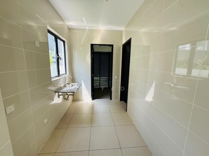 Semi-Detached House for Sale in Elmina (Shah Alam) - Mohd Fadzli - Kitchen - PropertyGuru.com.my