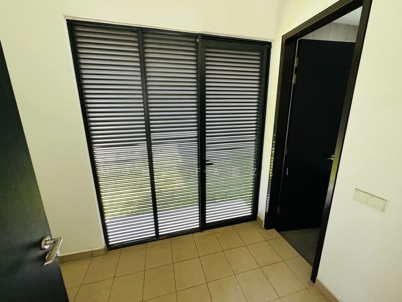 Semi-Detached House for Sale in Elmina (Shah Alam) - Mohd Fadzli - Entrance - PropertyGuru.com.my
