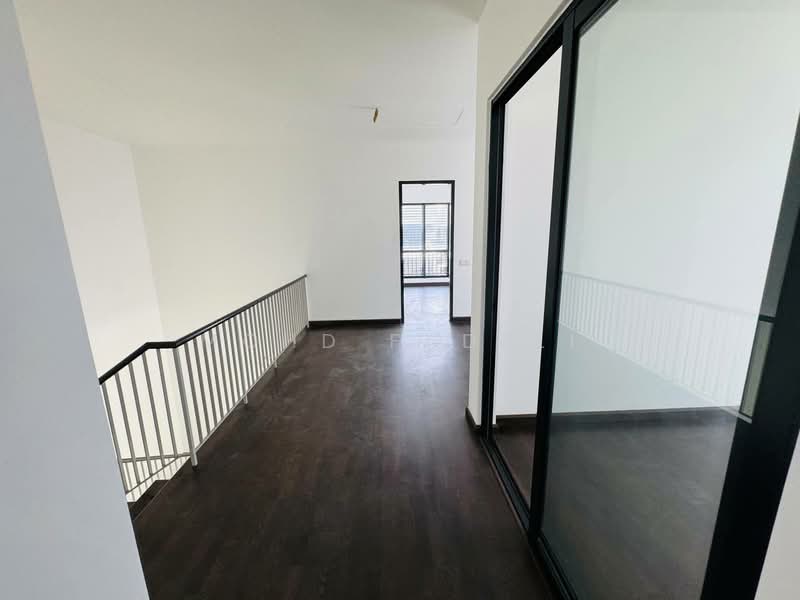 Semi-Detached House for Sale in Elmina (Shah Alam) - Mohd Fadzli - Corridor - PropertyGuru.com.my