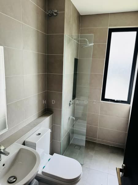 Semi-Detached House for Sale in Elmina (Shah Alam) - Mohd Fadzli - Bathroom - PropertyGuru.com.my