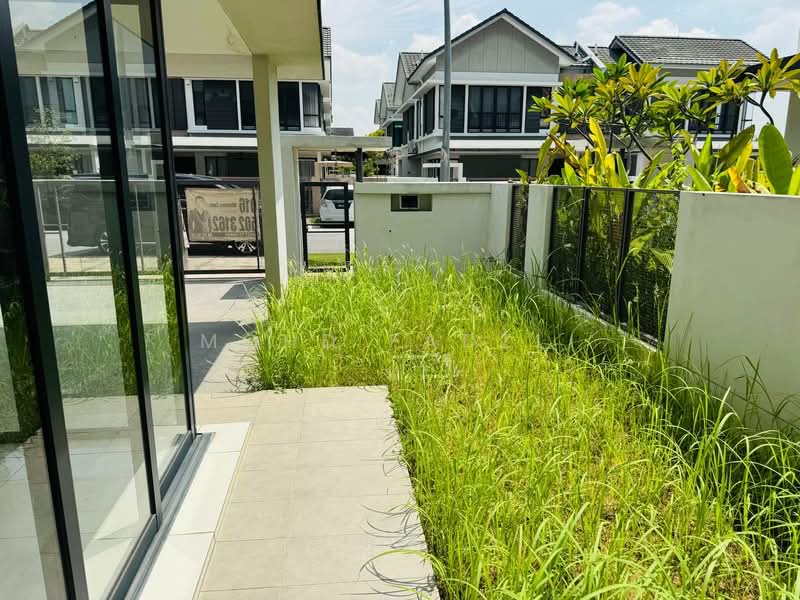 Semi-Detached House for Sale in Elmina (Shah Alam) - Mohd Fadzli - Exterior - PropertyGuru.com.my