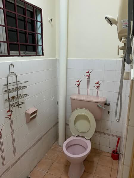2-storey Terraced House for Sale in Taman Taming Jaya (Balakong) - Steve Tham - Bathroom - PropertyGuru.com.my