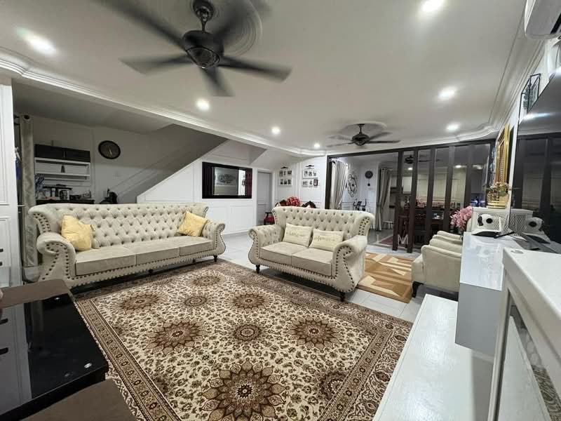 Rumah Teres 2 Tingkat untuk Dijual di Seksyen 8 (Bangi) - Azli Ibrahim - Living Room - PropertyGuru.com.my