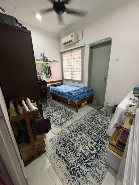 Rumah Teres 2 Tingkat untuk Dijual di Seksyen 8 (Bangi) - Azli Ibrahim - Bedroom - PropertyGuru.com.my
