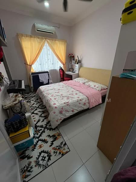 Rumah Teres 2 Tingkat untuk Dijual di Seksyen 8 (Bangi) - Azli Ibrahim - Bedroom - PropertyGuru.com.my