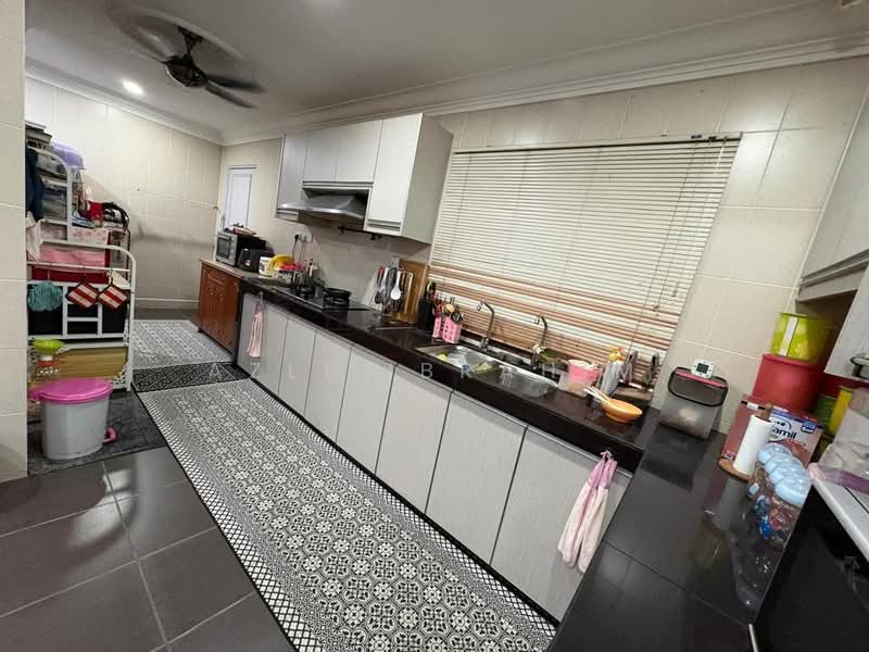 Rumah Teres 2 Tingkat untuk Dijual di Seksyen 8 (Bangi) - Azli Ibrahim - Kitchen - PropertyGuru.com.my