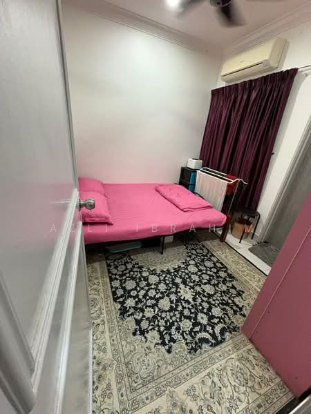 Rumah Teres 2 Tingkat untuk Dijual di Seksyen 8 (Bangi) - Azli Ibrahim - Bedroom - PropertyGuru.com.my