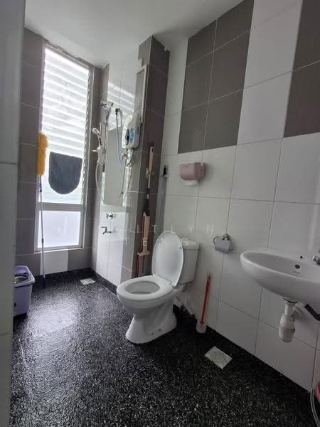 Townhouse for Rent in Taman Sutera Utama (Skudai) - Kaitlyn Teng - Bathroom - PropertyGuru.com.my