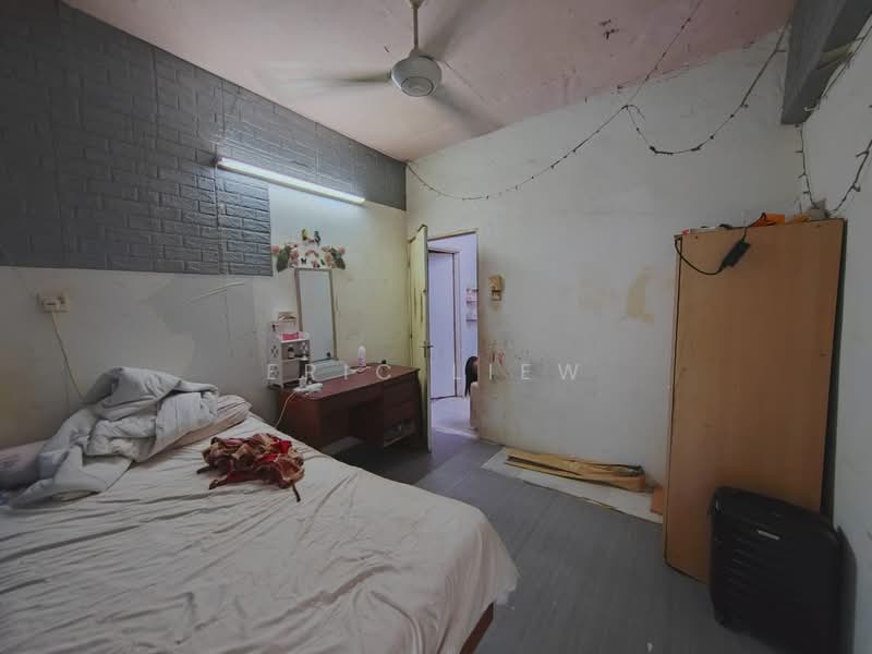 Flat for Sale at Kuchai Jaya Flat - Eric Liew - Bedroom - PropertyGuru.com.my