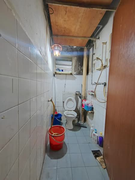 Flat for Sale at Kuchai Jaya Flat - Eric Liew - Bathroom - PropertyGuru.com.my
