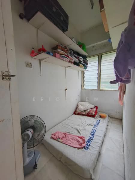 Flat for Sale at Kuchai Jaya Flat - Eric Liew - Bedroom - PropertyGuru.com.my
