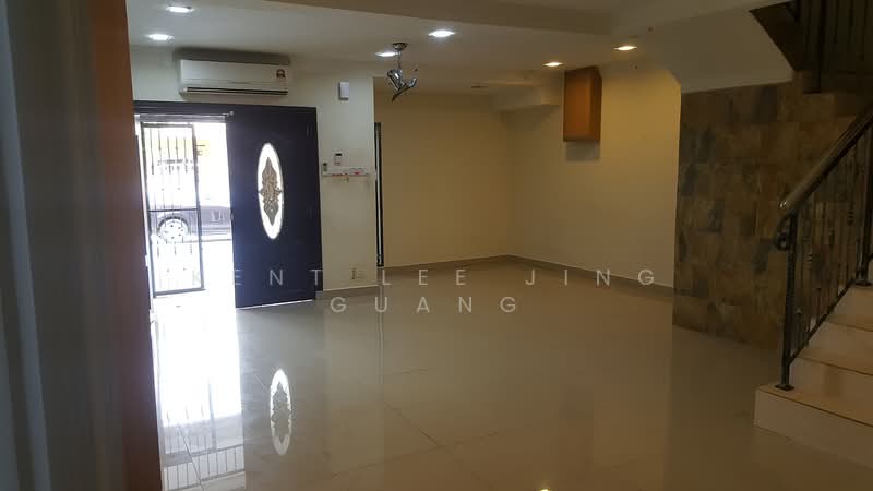 Rumah Teres 2 Tingkat untuk Dijual di Usj 3 (Subang Jaya) - Kent Lee Jing Guang - Entrance - PropertyGuru.com.my