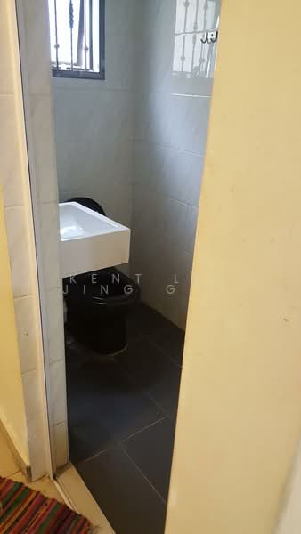 Rumah Teres 2 Tingkat untuk Dijual di Usj 3 (Subang Jaya) - Kent Lee Jing Guang - Bathroom - PropertyGuru.com.my