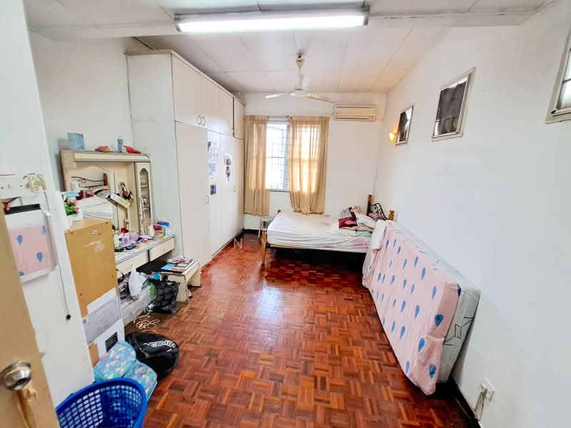Terraced House for Sale in Bandar Kinrara Seksyen 1 (Bandar Kinrara) - SUNNY YONG - Bedroom - PropertyGuru.com.my