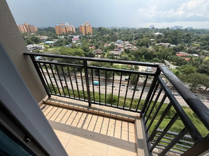 Servis Apartment untuk Disewa di Country Garden Central Park - Aaron How - Balcony - PropertyGuru.com.my
