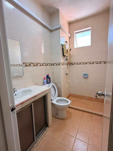 Townhouse for Rent in Luyang Perdana (Kota Kinabalu) - Ching Hui Wong - Bathroom - PropertyGuru.com.my
