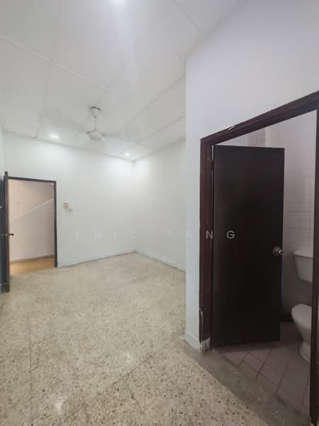 Rumah Teres 1.5 Tingkat untuk Disewa di Taman Perling (Perling) - Eric Tang - Interior - PropertyGuru.com.my