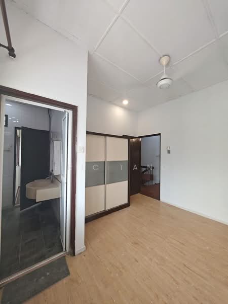 Rumah Teres 1.5 Tingkat untuk Disewa di Taman Perling (Perling) - Eric Tang - Interior - PropertyGuru.com.my