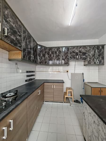 Rumah Teres 1.5 Tingkat untuk Disewa di Taman Perling (Perling) - Eric Tang - Kitchen - PropertyGuru.com.my