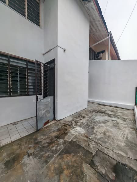 Rumah Teres 1.5 Tingkat untuk Disewa di Taman Perling (Perling) - Eric Tang - Exterior - PropertyGuru.com.my