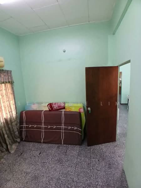 Rumah Teres untuk Disewa di Taman Green Lane (Jelutong) - Stephanie Lim - Bedroom - PropertyGuru.com.my
