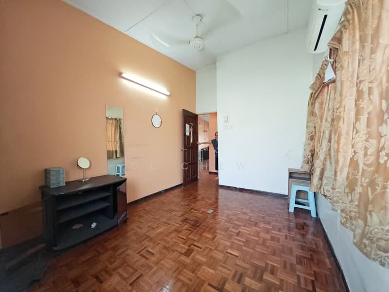 Rumah Teres 2 Tingkat untuk Dijual di Klang (Selangor) - CL Chew - Living Room - PropertyGuru.com.my