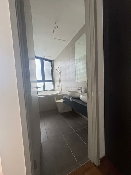 Service Residence for Sale at KL Gateway Premium Residences - Joanneolle Lee - Bathroom - PropertyGuru.com.my