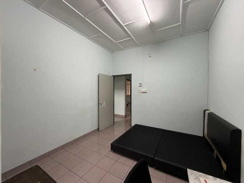 2-storey Terraced House for Sale in Bandar Baru Permas Jaya (Permas Jaya) - Sam Chai - Bedroom - PropertyGuru.com.my