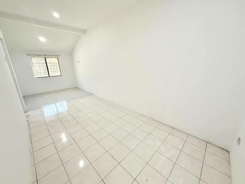 2-storey Terraced House for Sale in Seri Kembangan (Selangor) - Asyraf Aman - PropertyGuru.com.my