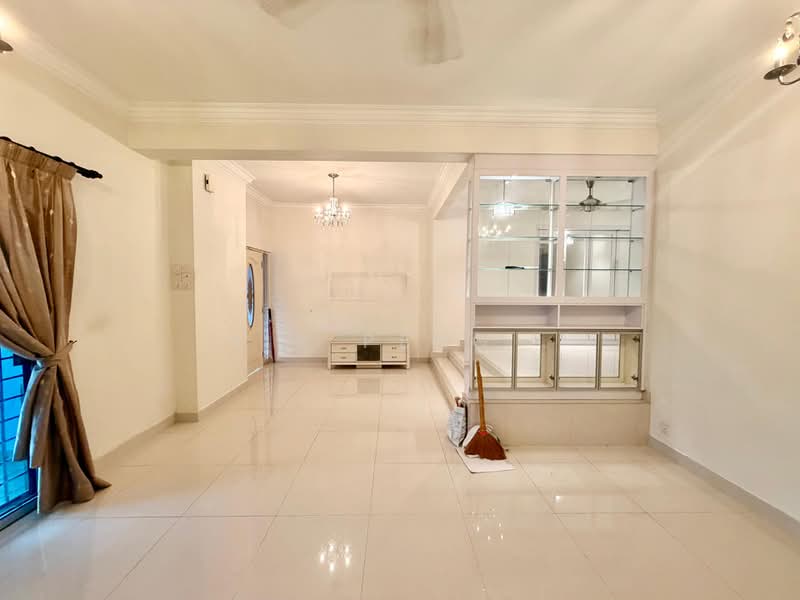 2-storey Terraced House for Rent in Taman Tun Dr Ismail (Kuala Lumpur) - Yin Peng . - Living Room - PropertyGuru.com.my