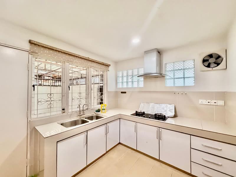 2-storey Terraced House for Rent in Taman Tun Dr Ismail (Kuala Lumpur) - Yin Peng . - Kitchen - PropertyGuru.com.my