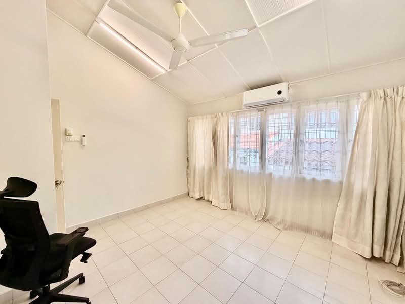 2-storey Terraced House for Rent in Taman Tun Dr Ismail (Kuala Lumpur) - Yin Peng . - Bedroom - PropertyGuru.com.my