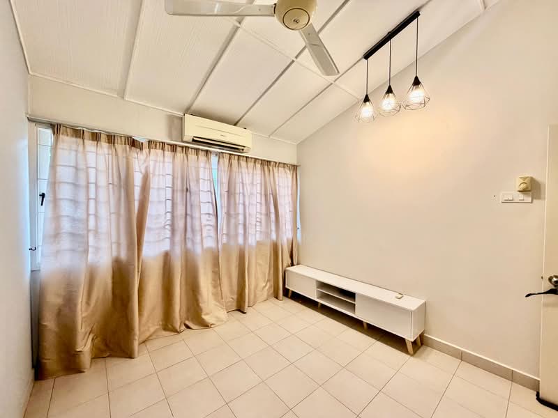 2-storey Terraced House for Rent in Taman Tun Dr Ismail (Kuala Lumpur) - Yin Peng . - Bedroom - PropertyGuru.com.my