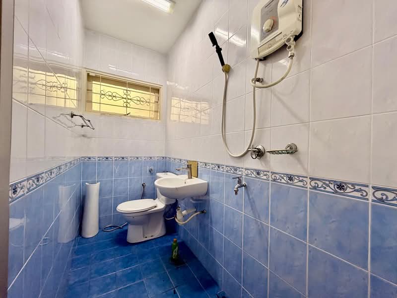 2-storey Terraced House for Rent in Taman Tun Dr Ismail (Kuala Lumpur) - Yin Peng . - Bathroom - PropertyGuru.com.my