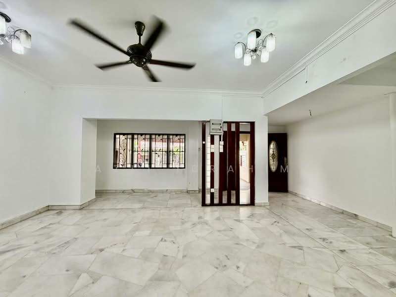 Rumah Teres 2 Tingkat untuk Dijual di Usj 22 (Subang Jaya) - Azli Ibrahim - Living Room - PropertyGuru.com.my
