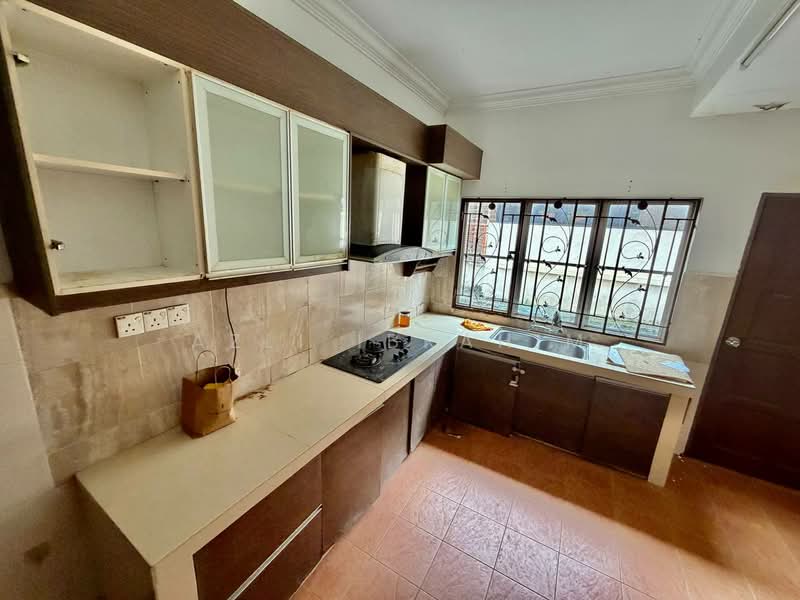 Rumah Teres 2 Tingkat untuk Dijual di Usj 22 (Subang Jaya) - Azli Ibrahim - Kitchen - PropertyGuru.com.my