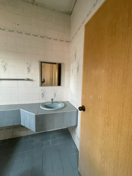 Rumah Berkembar untuk Dijual di Usj 5 (Subang Jaya) - Pearly Gan - Bathroom - PropertyGuru.com.my