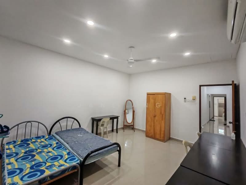 2-storey Terraced House for Rent in George Town (Penang) - Jane Ang - Bedroom - PropertyGuru.com.my
