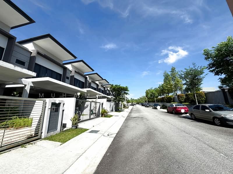 Rumah Teres untuk Dijual di Kajang East (Semenyih) - Muhammad Iqmal Rahiman - Exterior - PropertyGuru.com.my