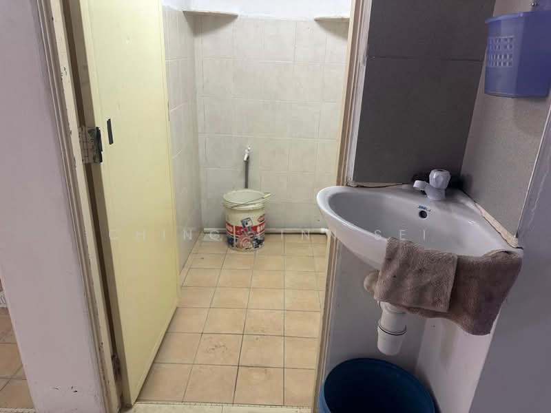 Apartment for Sale at Pusat Komersial Ayer Keroh - Ching Linn Sei - PropertyGuru.com.my