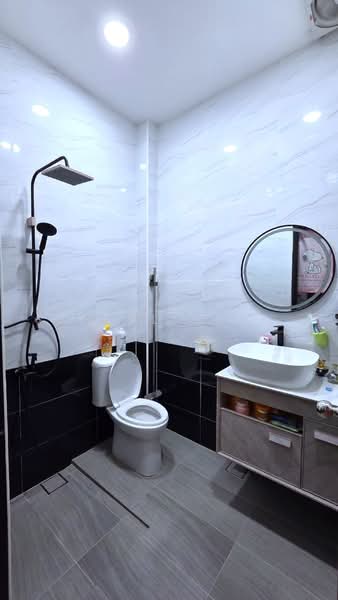 Rumah Teres 1 Tingkat untuk Dijual di Taman Rinting (Masai) - Karl Lim - Bathroom - PropertyGuru.com.my