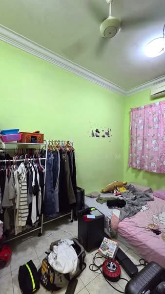 Rumah Teres 1 Tingkat untuk Dijual di Taman Rinting (Masai) - Karl Lim - Bedroom - PropertyGuru.com.my