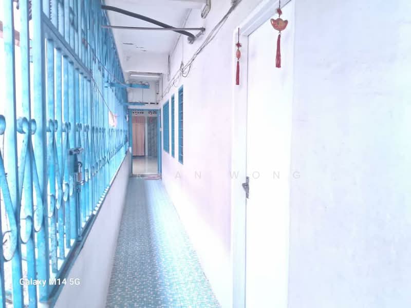 Shop / Office for Sale in Segamat (Johor) - Jordan Wong - Corridor - PropertyGuru.com.my
