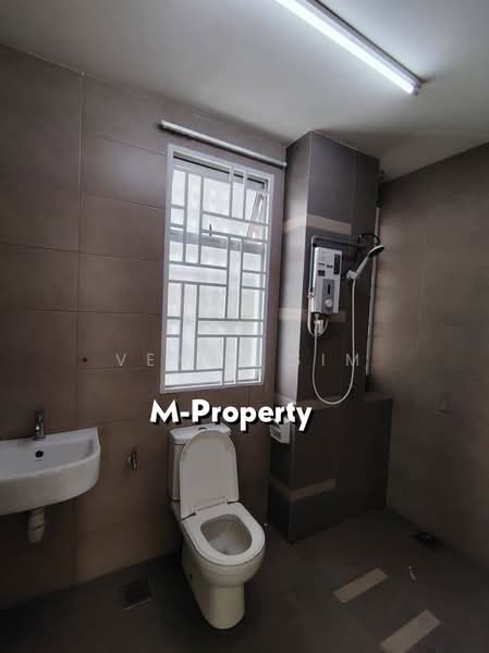 Rumah Teres 2 Tingkat untuk Disewa di Bandar Rimbayu (Telok Panglima Garang) - Venus Sim - Bathroom - PropertyGuru.com.my
