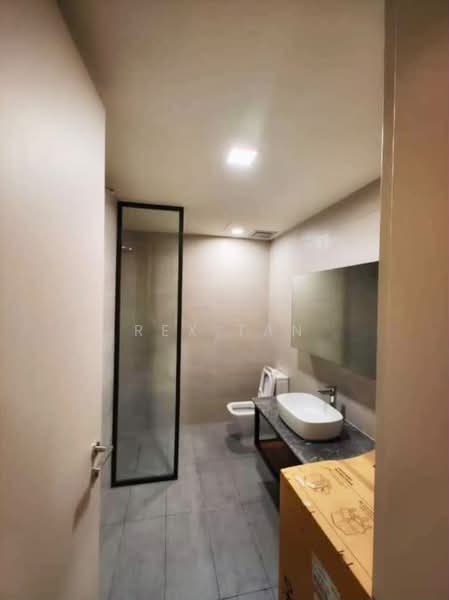 Servis Apartment untuk Disewa di Residensi Solaris Parq - Rex Tan - Bathroom - PropertyGuru.com.my